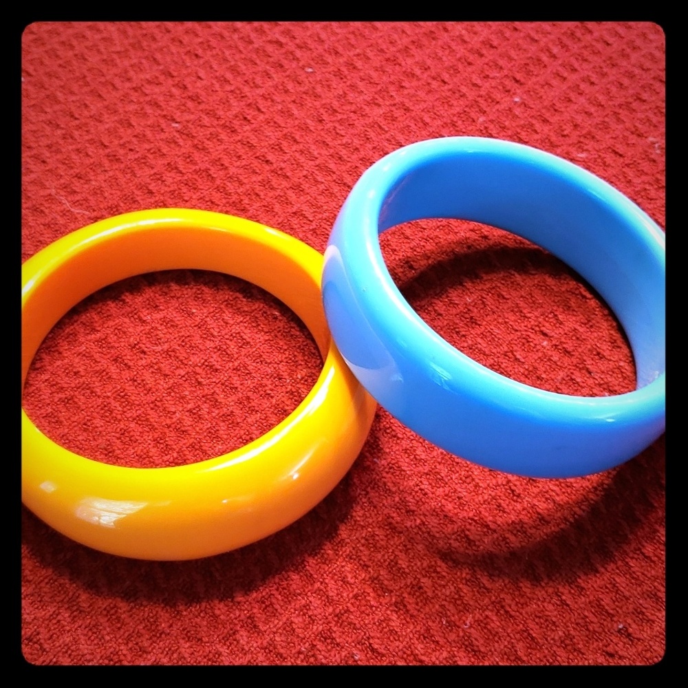 Retro plastic bracelets bakelite?
